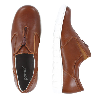 ESIKKO Women’s front-zip flats (13522-102)
