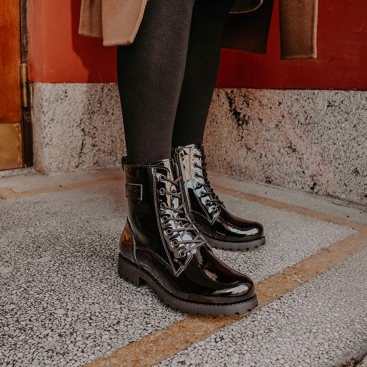 KARA Womens’s combat boot (18452-600)