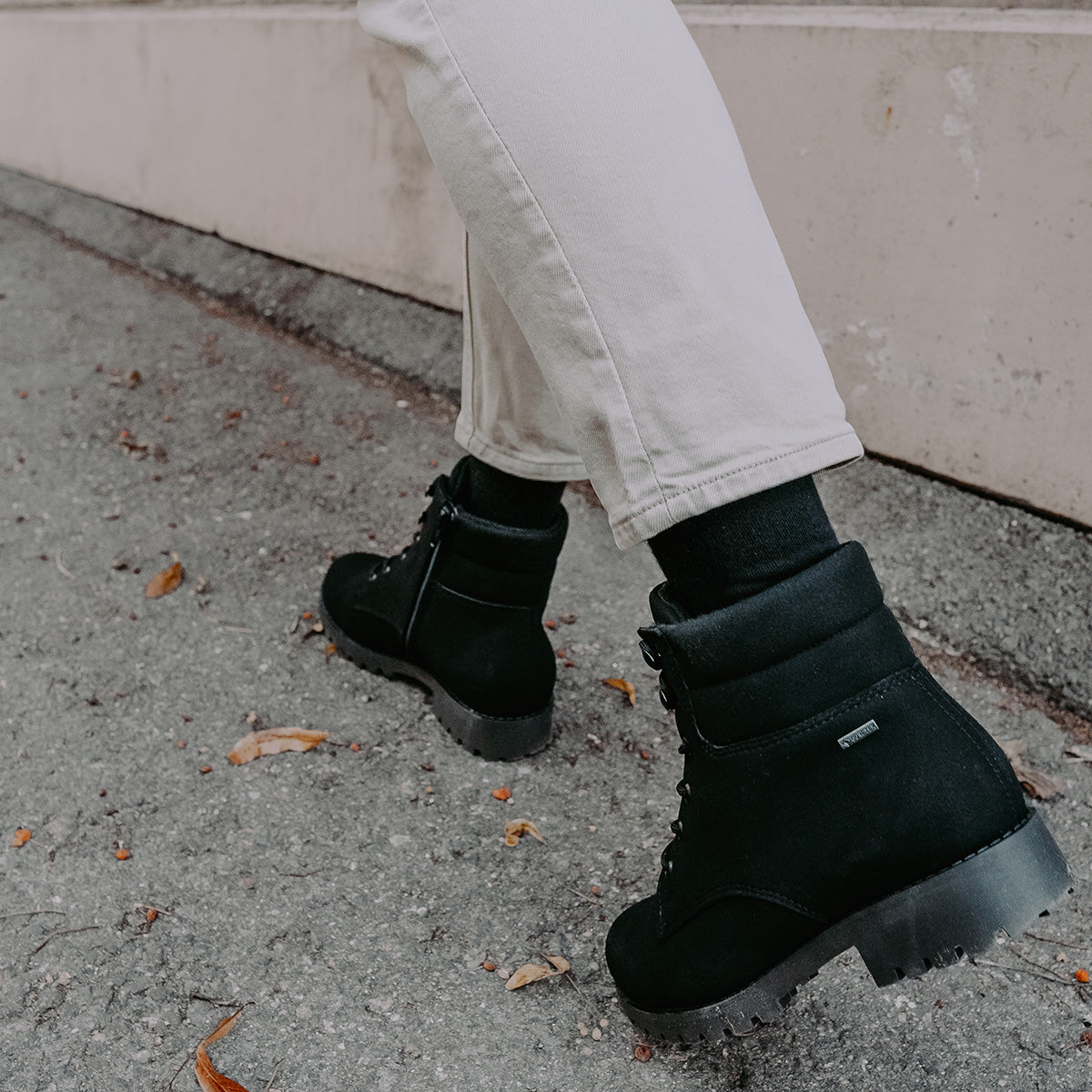 MUTKA Women's vegan GORE-TEX® ankle boots (37403-100)