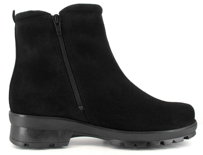 PINO Women’s Pomar GORE-TEX® ankle boot with winter spike sole